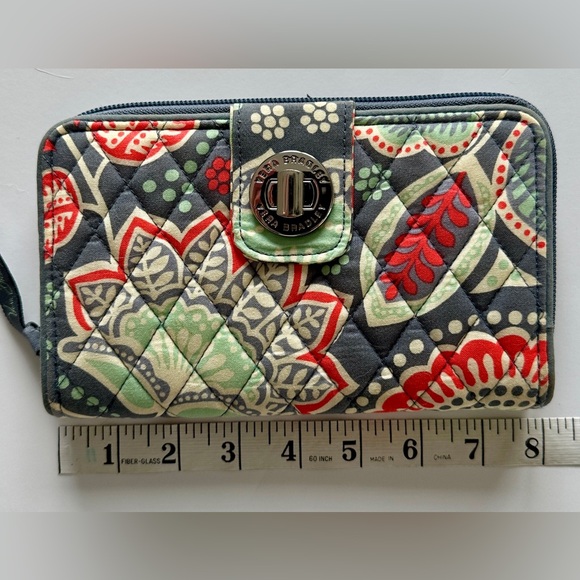Vera Bradley Turn Lock Bi-Fold Zip Around Wallet - Picture 1 of 5